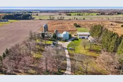 W335N8953  Pleasant View Rd, Merton, WI 53066 - Photo 1