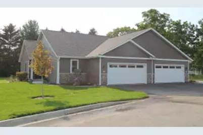307 N Trailview Cir, Racine, WI 53185 - Photo 1