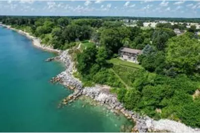 4147  Sheridan Rd, Racine, WI 53403 - Photo 1