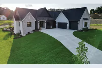 W253N5531  Crescent Hill Dr, Sussex, WI 53089 - Photo 1