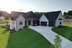 W253N5531 Cres Hl Dr, Sussex, WI 53089 - Photo 1