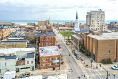 420  7th St, Racine, WI 53403 - Photo 1