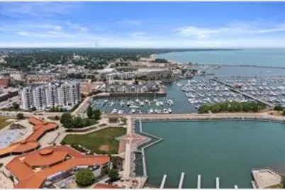 333  Lake Ave, Racine, WI 53403 - Photo 1