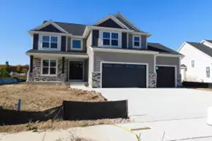 209 Candleberry Ln, Grafton, WI 53024 - Photo 1