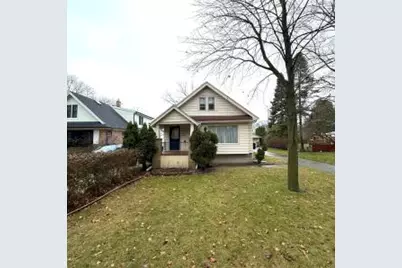 914 E Lancaster Ave, Whitefish Bay, WI 53217 - Photo 1