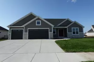 1630 Creekview Ln, Oconomowoc, WI 53066 - Photo 1