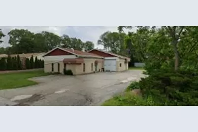 9438 S 29th St, Franklin, WI 53132 - Photo 1