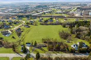 10723 N Cedarburg Rd, Mequon, WI 53092 - Photo 1