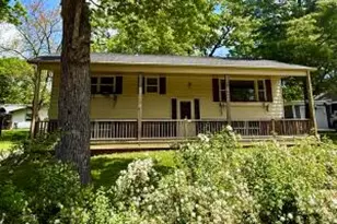 442 Forest Dr, Fontana, WI 53125 - Photo 1