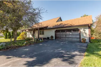 311  Prairie Run, Grafton, WI 53024 - Photo 1