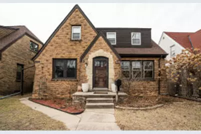 4619 N Ironwood Ln, Glendale, WI 53209 - Photo 1