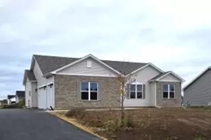 411 Cambridge Dr, Williams Bay, WI 53191 - Photo 1