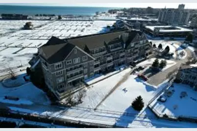 4  Gaslight Dr, Racine, WI 53403 - Photo 1