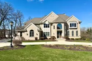 685 Hawks Ridge Rd, Brookfield, WI 53045 - Photo 1