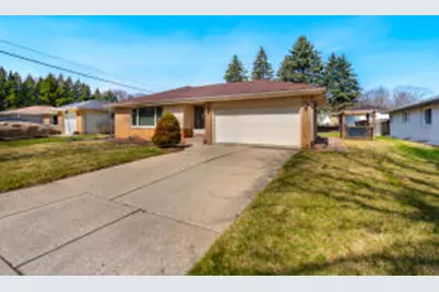 8104 W Dreyer Pl, West Allis, WI 53219 - Photo 1