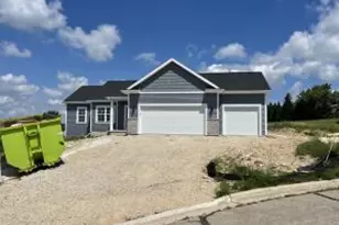 104 Chestnut Ct, Theresa, WI 53091 - Photo 1