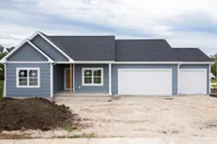 302 Riverside Ct, Theresa, WI 53091 - Photo 1