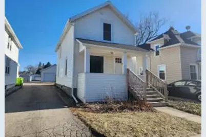 914 E Wisconsin St, Delavan, WI 53115 - Photo 1