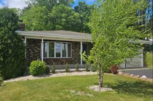 1090 Shabbona Dr, Fontana, WI 53125 - Photo 1