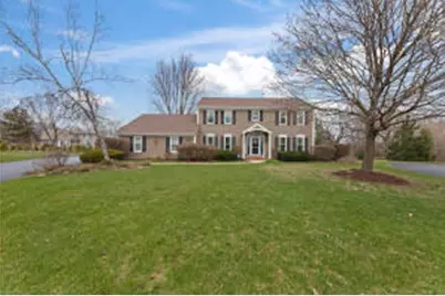 W237N3188  Littlefield Ct, Pewaukee, WI 53072 - Photo 1