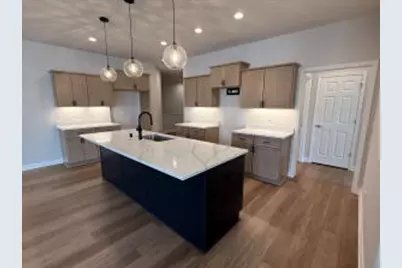 880 S Verona Cir, Grafton, WI 53024 - Photo 1