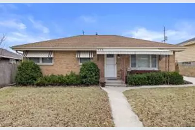 6205 W Kinnickinnic River Pkwy, Milwaukee, WI 53219 - Photo 1