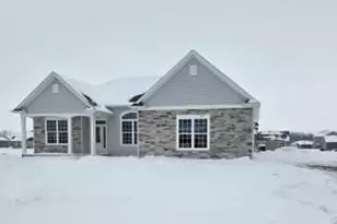 414 Canterbury Ct, Williams Bay, WI 53191 - Photo 1