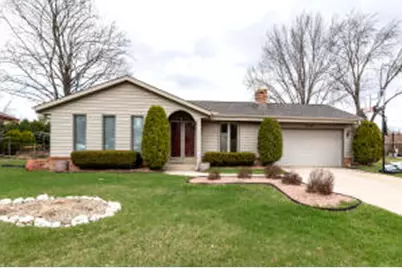 15490 W Mayflower Dr, New Berlin, WI 53151 - Photo 1