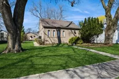 421  Water St, Lake Geneva, WI 53147 - Photo 1