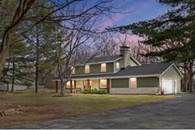 N5W31885  Shagbark Gln, Delafield, WI 53018 - Photo 1