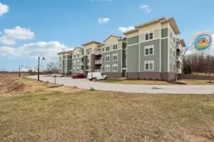 265 Thurow Dr, Oconomowoc, WI 53066 - Photo 1