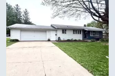 106  Mc Phail Ave, Caledonia, MN 55921 - Photo 1