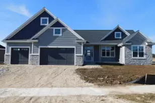 269 Candleberry Ln, Grafton, WI 53024 - Photo 1