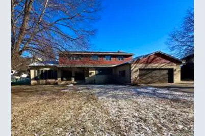 339  28th St, La Crosse, WI 54601 - Photo 1