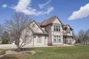 8800 W Marshfield Ct, Franklin, WI 53132 - Photo 1