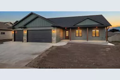 840  Crockett Dr, Holmen, WI 54636 - Photo 1