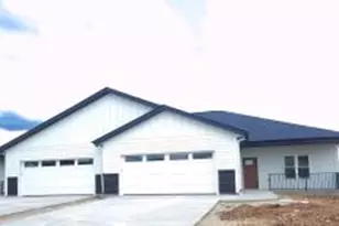 1343 Scenic Pointe Ct, Hartford, WI 53027 - Photo 1