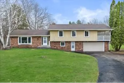 116 S Oakshire Dr, Summit, WI 53066 - Photo 1