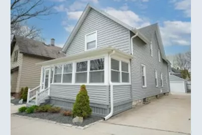 1367 N 72nd St, Wauwatosa, WI 53213 - Photo 1