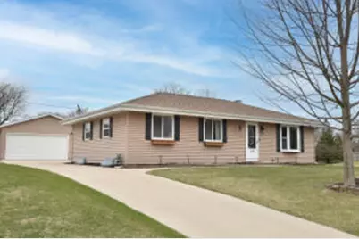 190 S Regis Rd, Saukville, WI 53080 - Photo 1