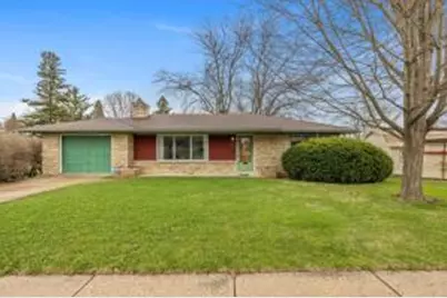 424  Sixth St, Hartford, WI 53027 - Photo 1