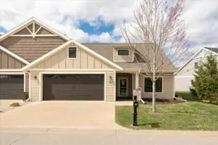 323 River Point, La Crosse, WI 54601 - Photo 1