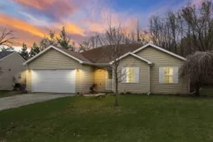 956 Williams St, Walworth, WI 53184 - Photo 1