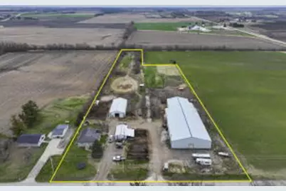 5035  69th Dr, Racine, WI 53182 - Photo 1