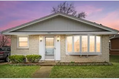 5661 S 29th St, Milwaukee, WI 53221 - Photo 1