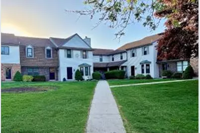 330  Willow Grove Dr, Pewaukee, WI 53072 - Photo 1