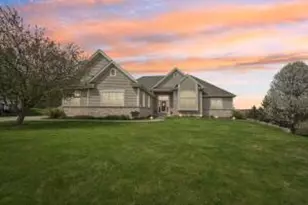 N43W29150 Prairie Wind Cir, Delafield, WI 53072 - Photo 1