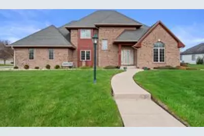 135  Emerald Dr, Racine, WI 53406 - Photo 1