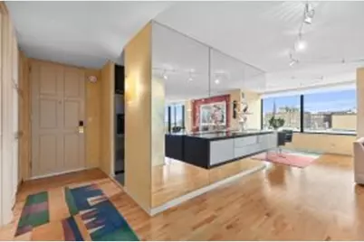 929 N Astor St, Milwaukee, WI 53202 - Photo 1