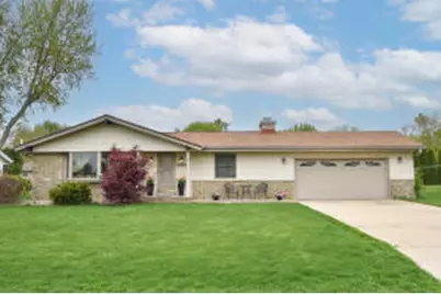 15065 W Mayflower Dr, New Berlin, WI 53151 - Photo 1